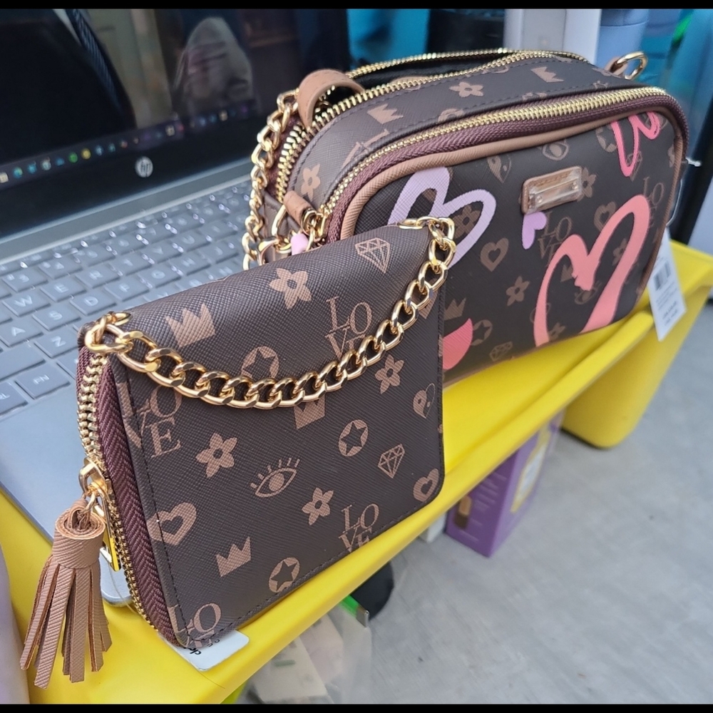 Brown Heart Print Crossbody Bag with Chain Accent